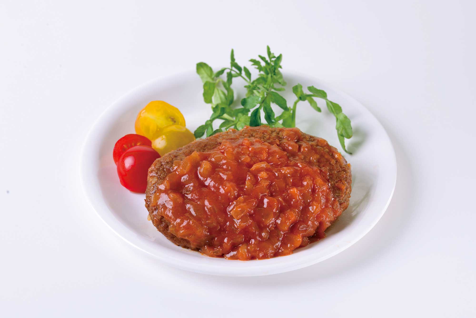 山梨県大月市産新玉ねぎを使ったハンバーグオニオントマトソース盛り付けイメージ