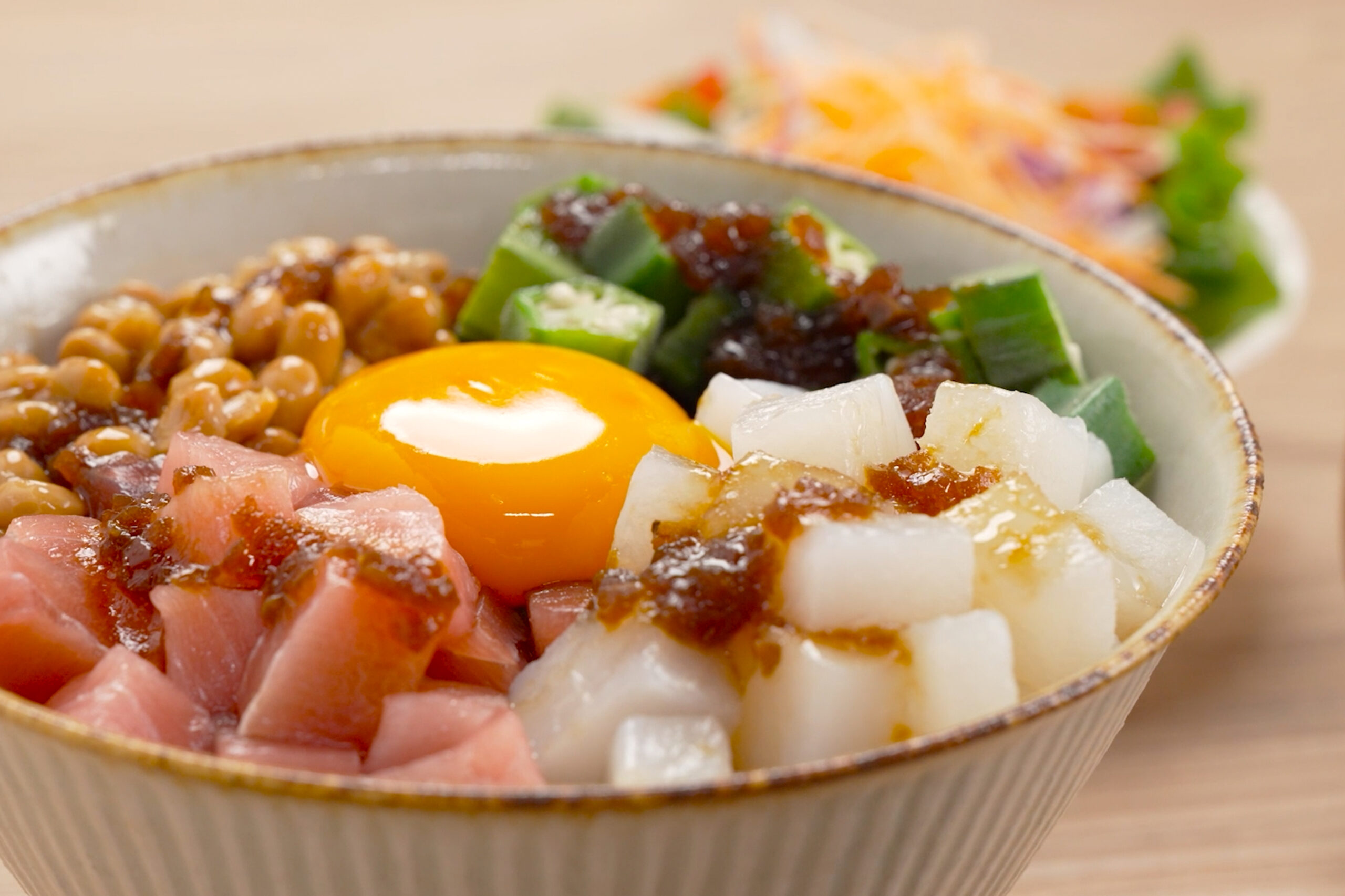 館玉ねぎのごちそうドレッシングをつかったばくだん丼
